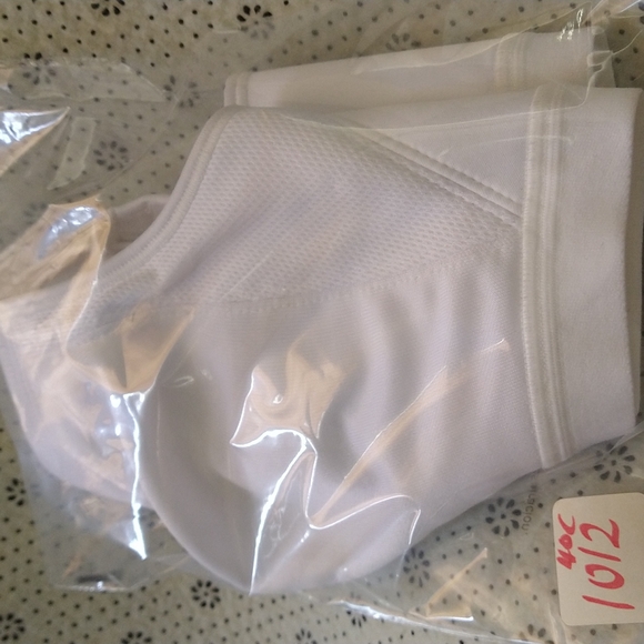 New Playtex 18hr active full coverage 4159 sports bra White 40C Wireless 1012# - Picture 7 of 7